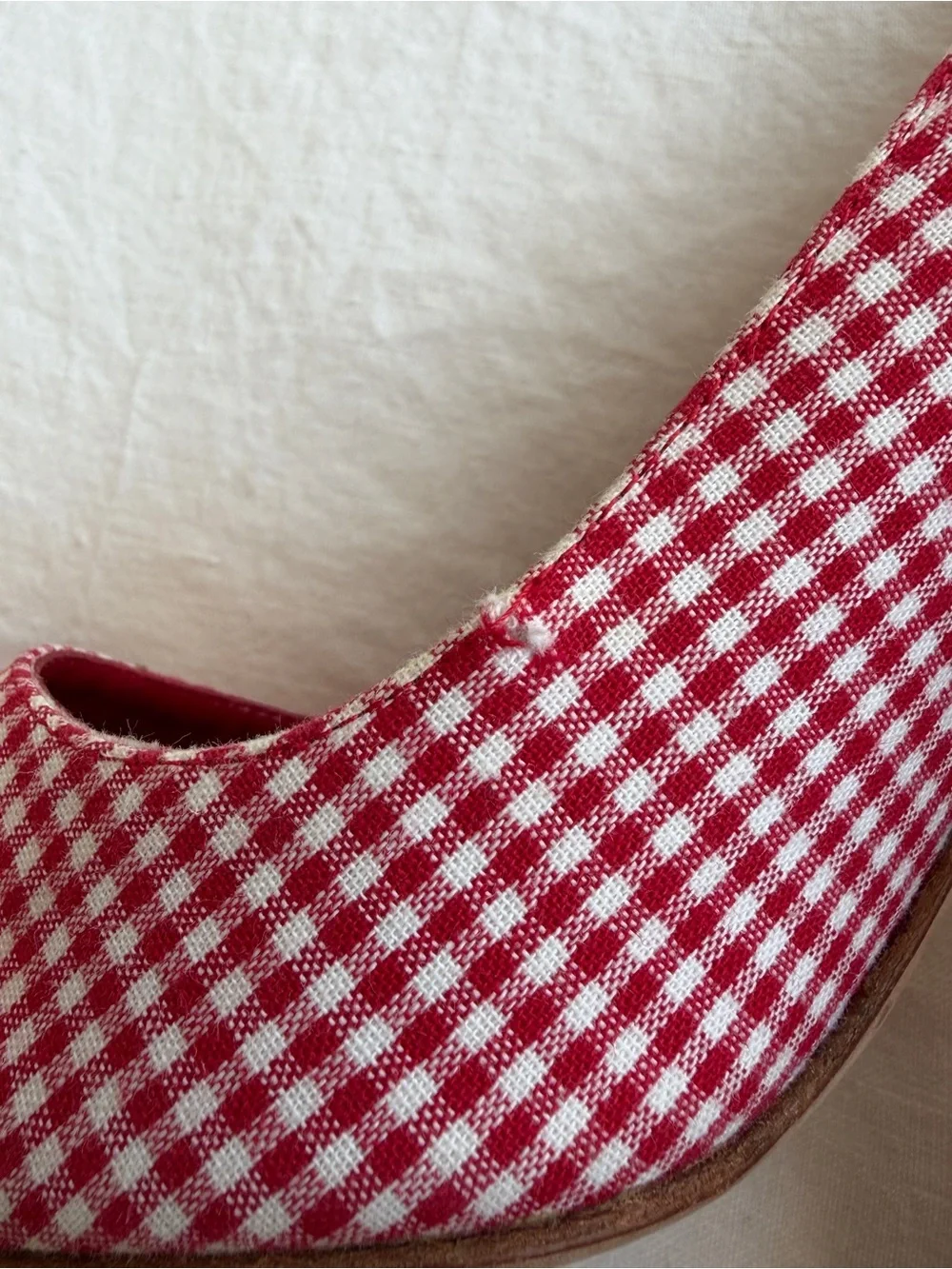 Manolo Blahnik Gingham Pointy Toe Heels Red White